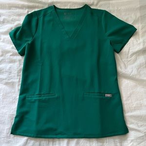 Figs 2 pocket scrub top